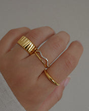 Load image into Gallery viewer, ribbed ridged thick 18k gold plated sterling silver ring
