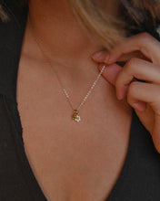Load image into Gallery viewer, BLOOM NECKLACE -- PERIDOT
